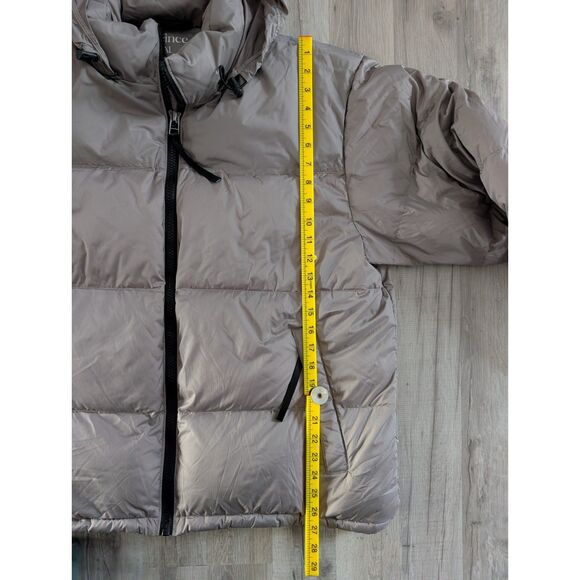 NWOT Quince Responsible Down Puffer Jacket in Beige Gray, XL (A6) - Picture 4 of 5